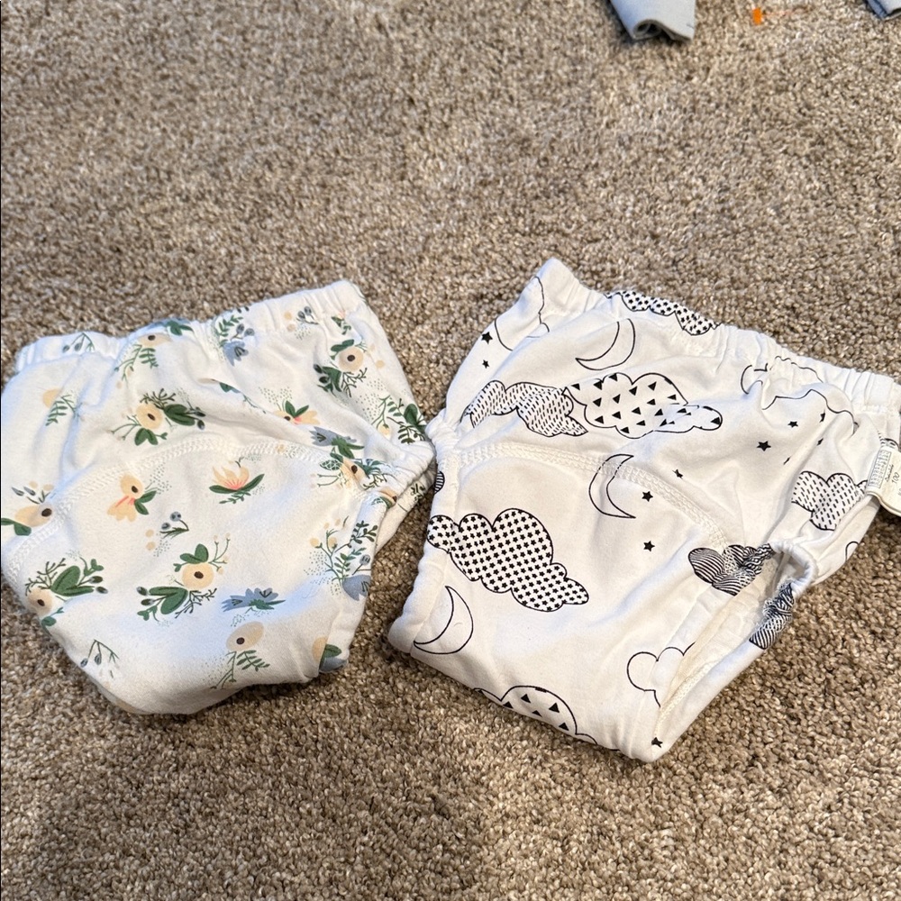 2 size 100 Daskin baby cloth reusable diapers